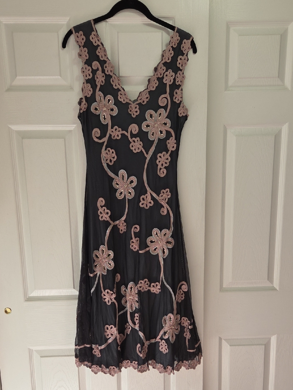 Phase Eight Stunning Mesh Dress with Blush Floral Appliques& Sequins